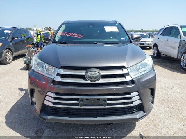 2018 Toyota Highlander Xle მანქანა იყიდება აუქციონზე, vin: 5TDKZRFH4JS529711, აუქციონის ნომერი: 45672850