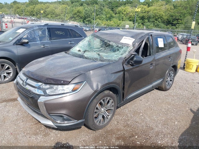 Продажа на аукционе авто 2017 Mitsubishi Outlander Es, vin: JA4AD2A3XHZ066487, номер лота: 45672852