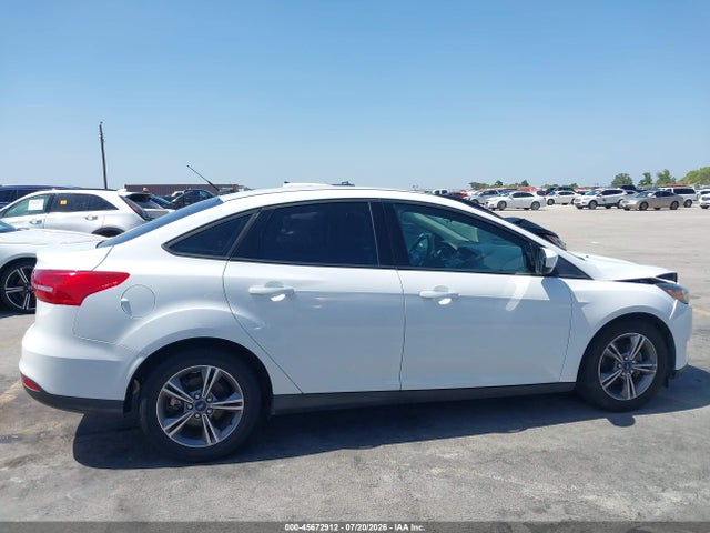 Ford FOCUS SE 2018 1FADP3FE0JL236249 Image 13