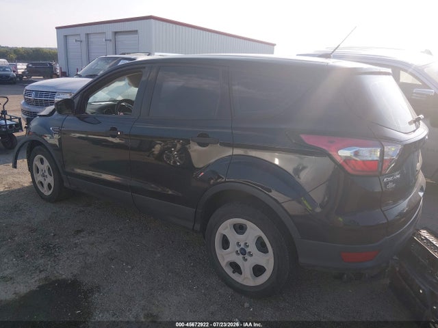 45672922 :رقم المزاد ، 1FMCU0F77JUB24682 vin ، 2018 Ford Escape S مزاد بيع
