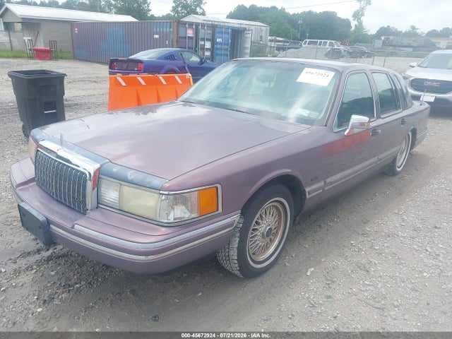 Продажа на аукционе авто 1994 Lincoln Town Car Executive, vin: 1LNLM81W6RY632353, номер лота: 45672924