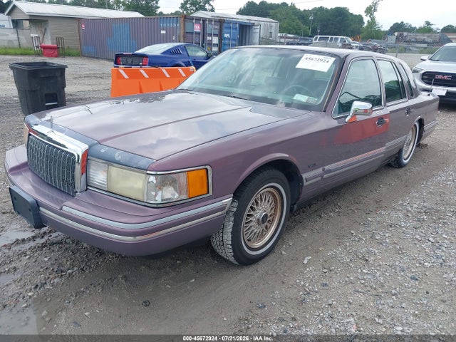 Продажа на аукционе авто 1994 Lincoln Town Car Executive, vin: 1LNLM81W6RY632353, номер лота: 45672924