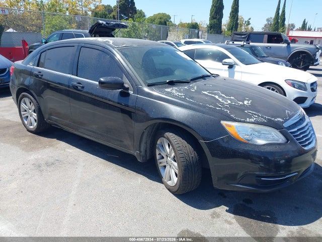 Продажа на аукционе авто 2013 Chrysler 200 Lx, vin: 1C3CCBAB2DN640000, номер лота: 45672934
