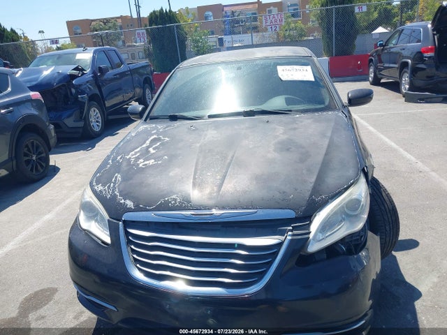 Продажа на аукционе авто 2013 Chrysler 200 Lx, vin: 1C3CCBAB2DN640000, номер лота: 45672934