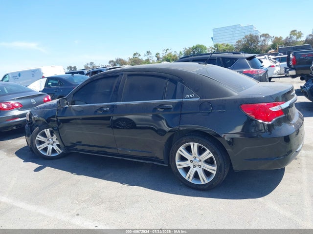 Продажа на аукционе авто 2013 Chrysler 200 Lx, vin: 1C3CCBAB2DN640000, номер лота: 45672934