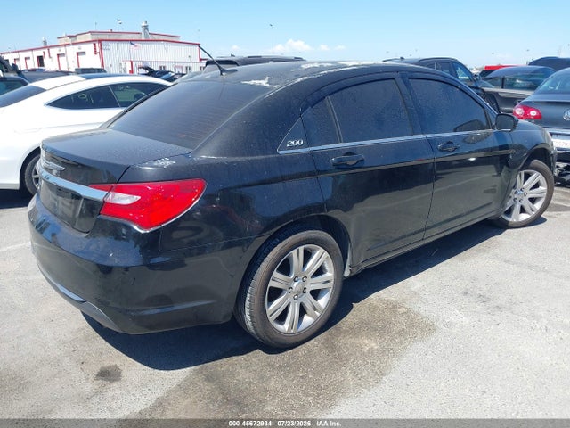 Продажа на аукционе авто 2013 Chrysler 200 Lx, vin: 1C3CCBAB2DN640000, номер лота: 45672934