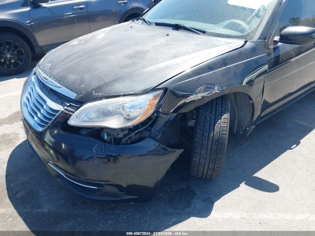 Продажа на аукционе авто 2013 Chrysler 200 Lx, vin: 1C3CCBAB2DN640000, номер лота: 45672934