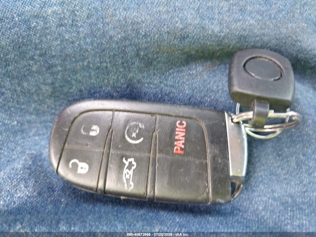 45672966 :رقم المزاد ، 2C3CCAGG2FH932285 vin ، 2015 Chrysler 300 300s مزاد بيع