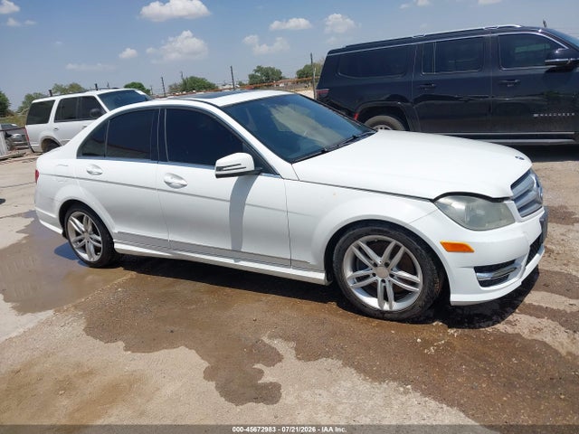 Продажа на аукционе авто 2013 Mercedes-benz C 300 Sport 4matic, vin: WDDGF8AB8DR256728, номер лота: 45672983