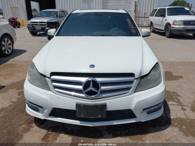 Продажа на аукционе авто 2013 Mercedes-benz C 300 Sport 4matic, vin: WDDGF8AB8DR256728, номер лота: 45672983
