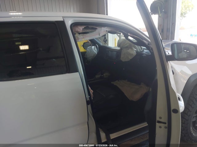 45673008 :رقم المزاد ، 5TFCZ5AN5MX273877 vin ، 2021 Toyota Tacoma Trd Pro مزاد بيع