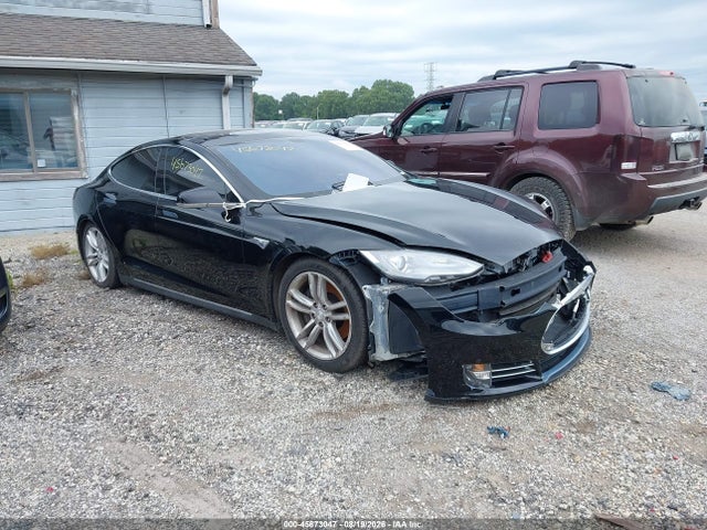 45673047 :رقم المزاد ، 5YJSA1AG4DFP04832 vin ، 2013 Tesla Model S مزاد بيع