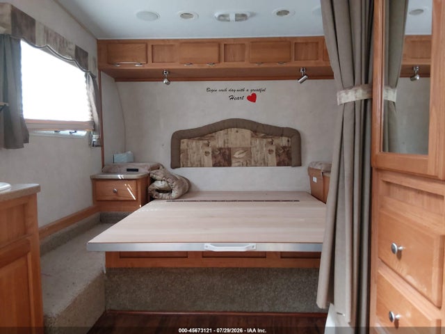 45673121 :رقم المزاد ، 4X4FFLB2X91827305 vin ، 2009 Flagstaff By Forest Classic Super Lite 8 مزاد بيع