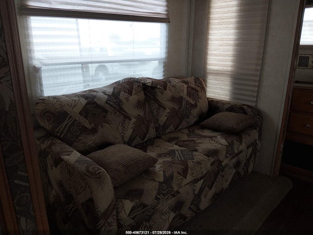 45673121 :رقم المزاد ، 4X4FFLB2X91827305 vin ، 2009 Flagstaff By Forest Classic Super Lite 8 مزاد بيع