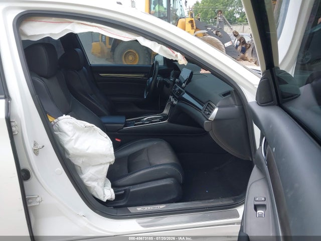 Продаж на аукціоні авто 2018 Honda Accord Sport 2.0t, vin: 1HGCV2F32JA008092, номер лоту: 45673185