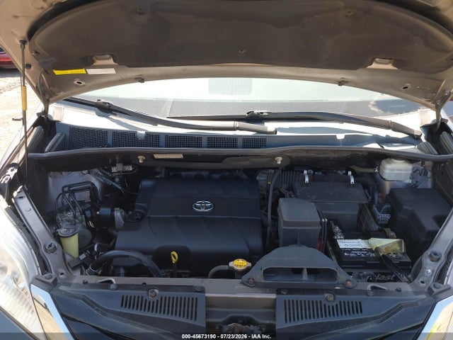 5TDJK3DC3ES090303 Toyota Sienna Le 7 Passenger