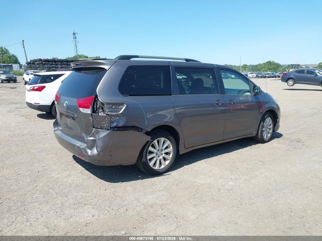 5TDJK3DC3ES090303 Toyota Sienna Le 7 Passenger