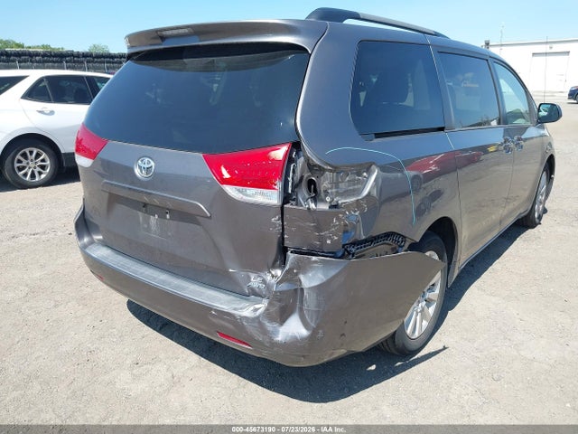 5TDJK3DC3ES090303 Toyota Sienna Le 7 Passenger