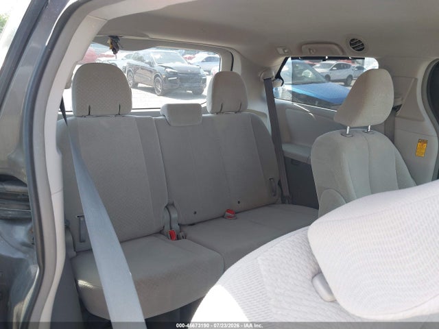 5TDJK3DC3ES090303 Toyota Sienna Le 7 Passenger