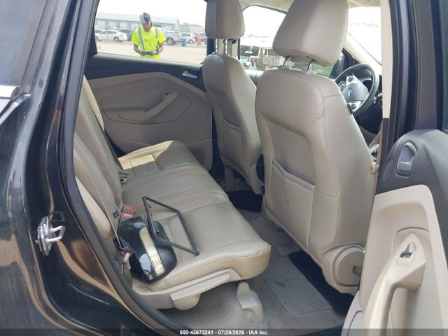 45673241 :رقم المزاد ، 1FMCU0JX5EUE20328 vin ، 2014 Ford Escape Titanium مزاد بيع