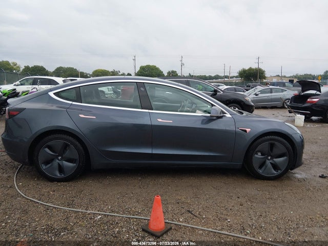 2020 Tesla Model 3 Standard Range Plus Rear-wheel Drive/standard Range Rear-wheel Drive მანქანა იყიდება აუქციონზე, vin: 5YJ3E1EA8LF736678, აუქციონის ნომერი: 45673256
