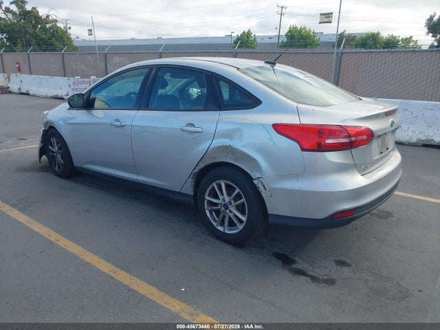 Ford FOCUS SE 2017 1FADP3F29HL300157 Image 3