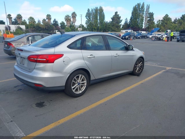 Ford FOCUS SE 2017 1FADP3F29HL300157 Image 4