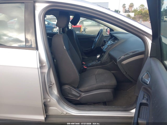 Ford FOCUS SE 2017 1FADP3F29HL300157 Image 5