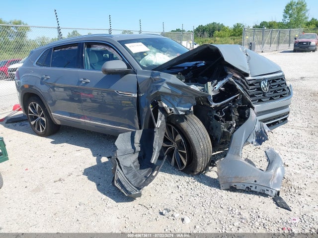 2025 Volkswagen Atlas Cross Sport 2.0t Sel Premium R-line მანქანა იყიდება აუქციონზე, vin: 1V2FE2CA1SC202423, აუქციონის ნომერი: 45673618