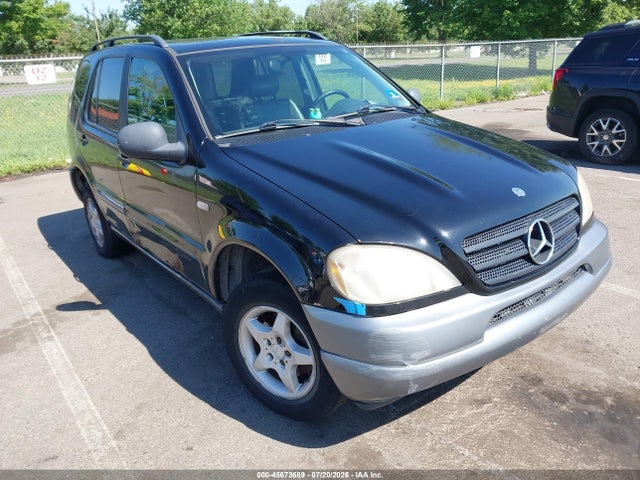 45673689 :رقم المزاد ، 4JGAB54E7XA087915 vin ، 1999 Mercedes-benz Ml 320 مزاد بيع