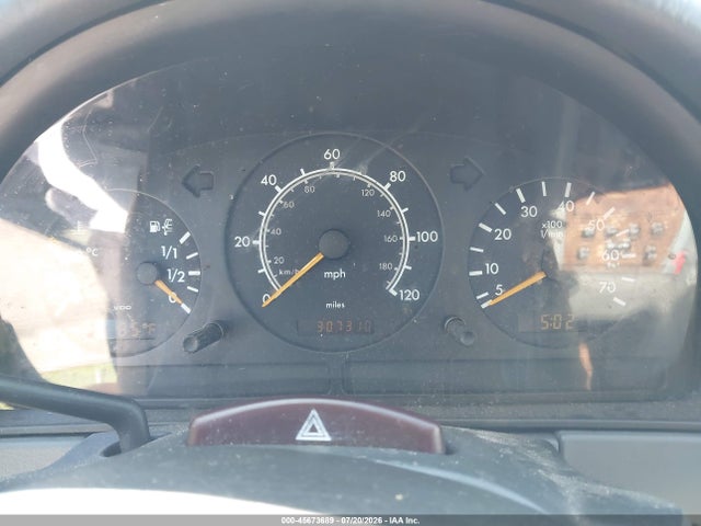 45673689 :رقم المزاد ، 4JGAB54E7XA087915 vin ، 1999 Mercedes-benz Ml 320 مزاد بيع