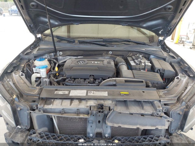 1VWAT7A33GC011335 Volkswagen Passat 1.8t S