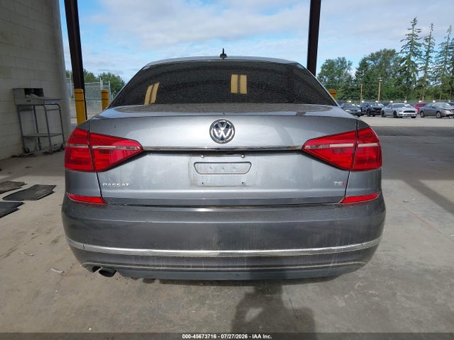 1VWAT7A33GC011335 Volkswagen Passat 1.8t S