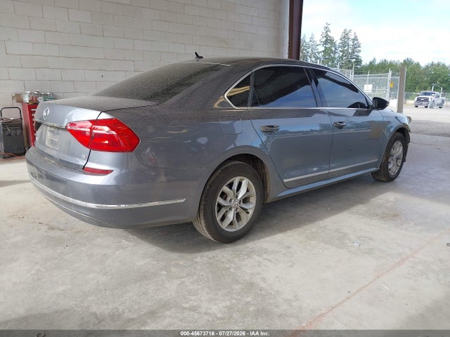1VWAT7A33GC011335 Volkswagen Passat 1.8t S