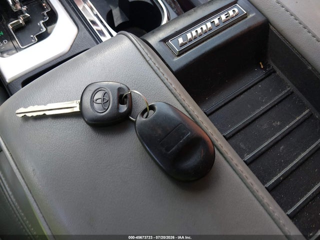 45673723 :رقم المزاد ، 5TFBW5F17HX659300 vin ، 2017 Toyota Tundra Limited 5.7l V8 مزاد بيع