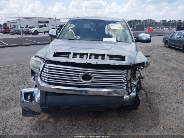 45673723 :رقم المزاد ، 5TFBW5F17HX659300 vin ، 2017 Toyota Tundra Limited 5.7l V8 مزاد بيع