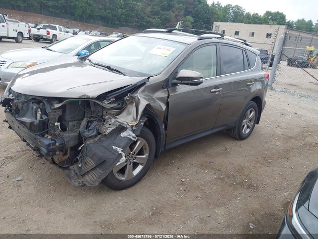 Toyota Rav4 Xle 2015 JTMRFREV9FD157185 Image 2