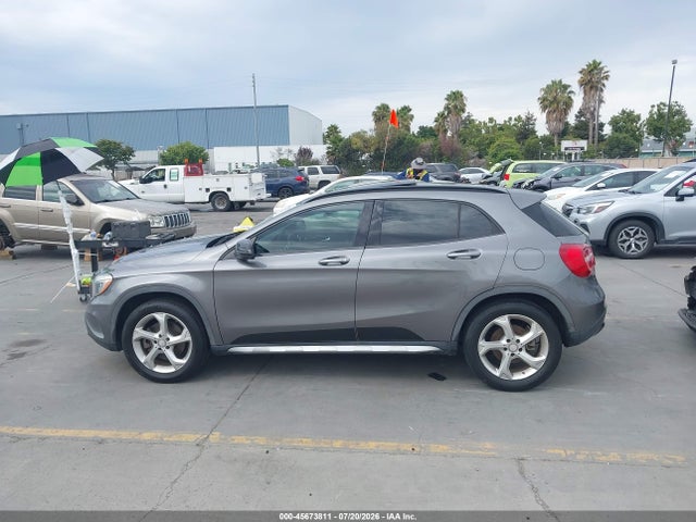 45673811 :رقم المزاد ، WDCTG4EB7HJ285984 vin ، 2017 Mercedes-benz Gla 250 مزاد بيع