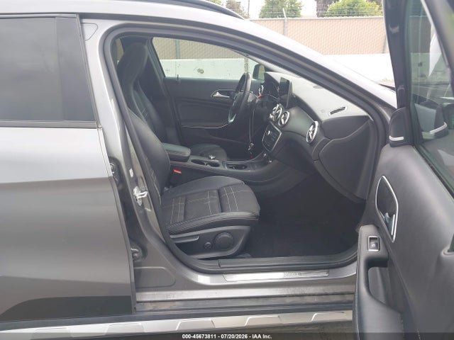 45673811 :رقم المزاد ، WDCTG4EB7HJ285984 vin ، 2017 Mercedes-benz Gla 250 مزاد بيع