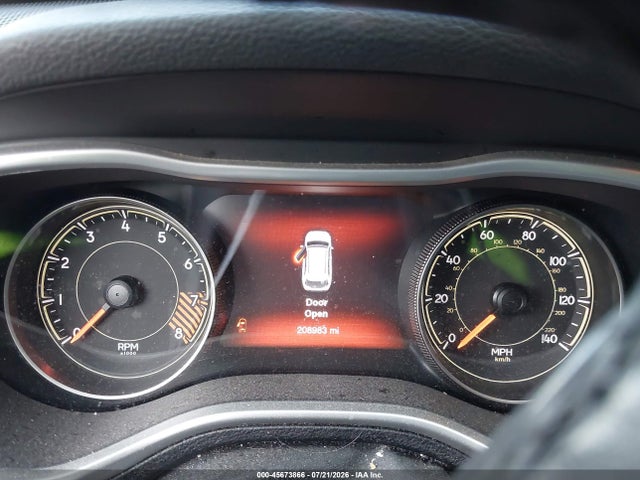 45673866 :رقم المزاد ، 1C4PJMBS8FW520468 vin ، 2015 Jeep Cherokee Trailhawk مزاد بيع