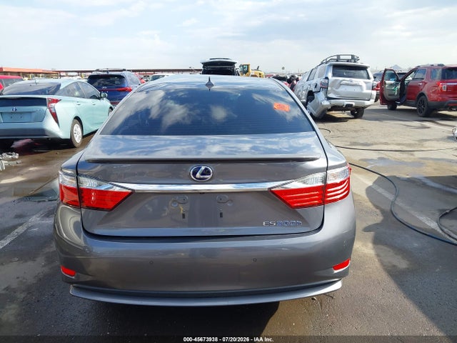 JTHBW1GGXE2060295 Lexus ES 300H