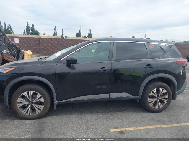 5N1BT3BA2NC683022 Nissan Rogue Sv Fwd
