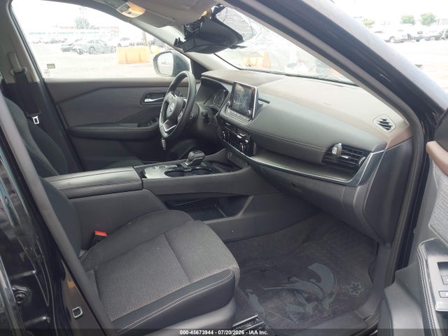 5N1BT3BA2NC683022 Nissan Rogue Sv Fwd