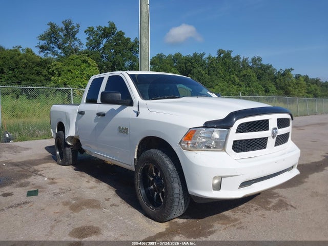 45673991 :رقم المزاد ، 1C6RR7FG1JS302095 vin ، 2018 Ram 1500 Express  4x4 6'4 Box مزاد بيع