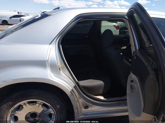 45674029 :رقم المزاد ، 2C3KA43RX6H317820 vin ، 2006 Chrysler 300 مزاد بيع