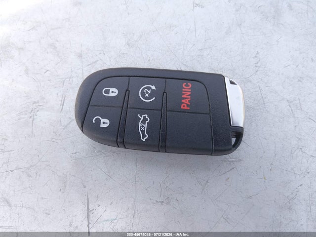 45674086 :رقم المزاد ، 1C3CCCCGXFN519698 vin ، 2015 Chrysler 200 C مزاد بيع