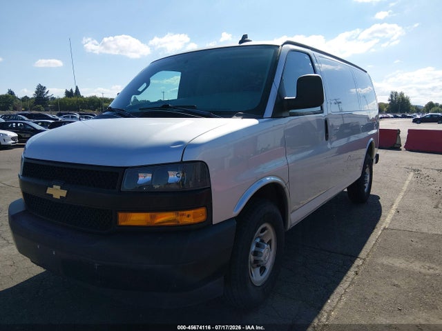 Chevrolet Express 2500 Work Van 2018 1GCWGAFG1J1277185 Image 2