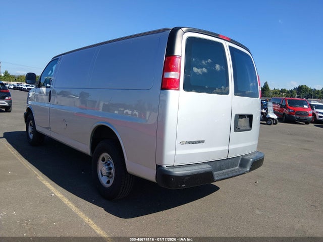 Chevrolet Express 2500 Work Van 2018 1GCWGAFG1J1277185 Image 3