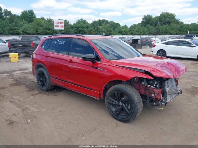 2024 Volkswagen Tiguan 2.0t Se R-line Black მანქანა იყიდება აუქციონზე, vin: 3VVCB7AX1RM046332, აუქციონის ნომერი: 45674164