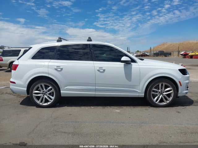 Продаж на аукціоні авто 2018 Audi Q7 3.0t Premium, vin: WA1VAAF73JD054250, номер лоту: 45674299
